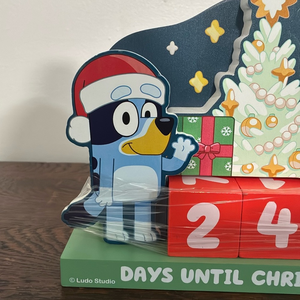 NWT- Bluey & Bingo- Wooden Days Until Christmas Countdown Calendar w/ # Blocks - Picture 3 of 17